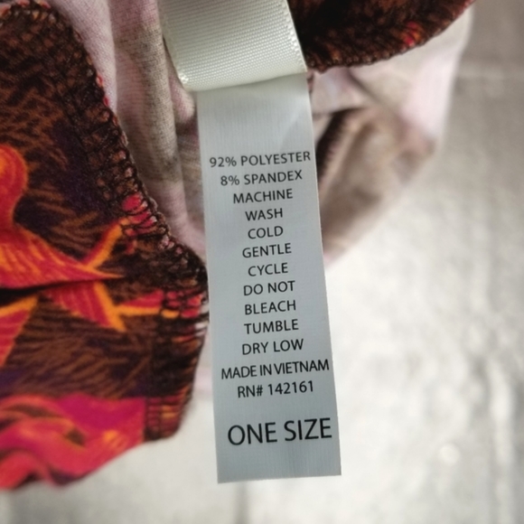 LuLaRoe BNWOT OS leggings - hummingbirds! - Picture 4 of 4
